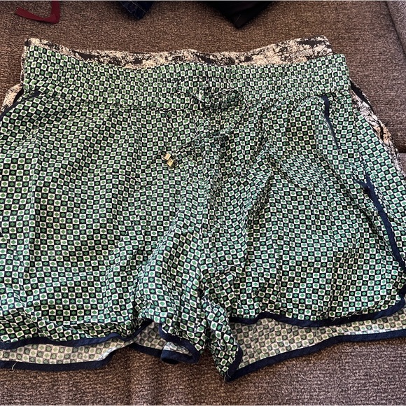 2 pairs ladies shorts- 1- black & white: 1 green & blue - Picture 1 of 7
